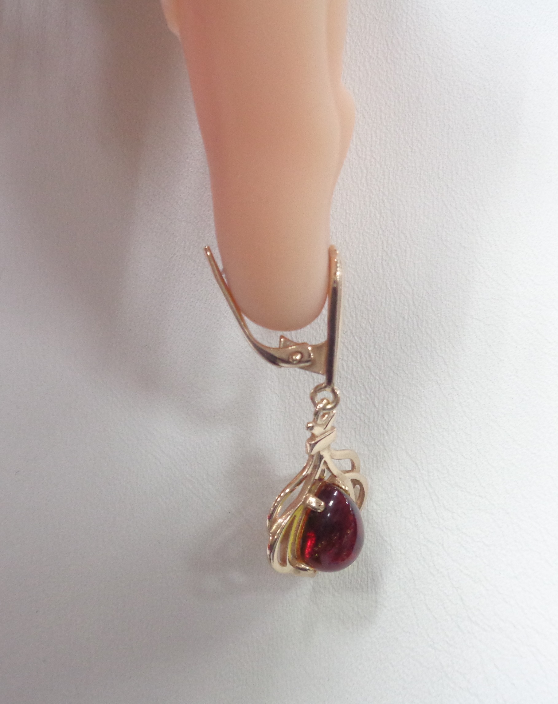 Серебряные серьги с янтарем